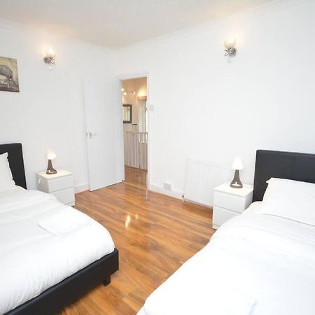 4 Bedroom House In East Londyn Zewnętrze zdjęcie