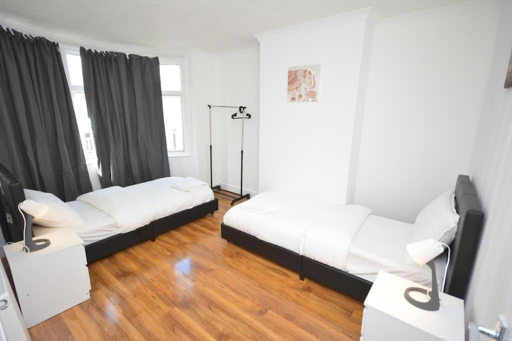 4 Bedroom House In East Londyn Zewnętrze zdjęcie