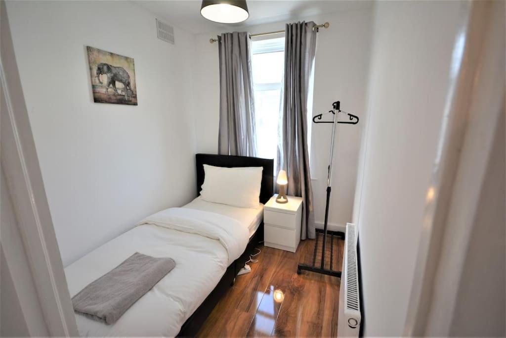 4 Bedroom House In East Londyn Zewnętrze zdjęcie